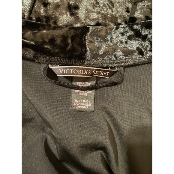 Victoria’s Secret Crushed Velvet Kimono - Picture 7 of 8